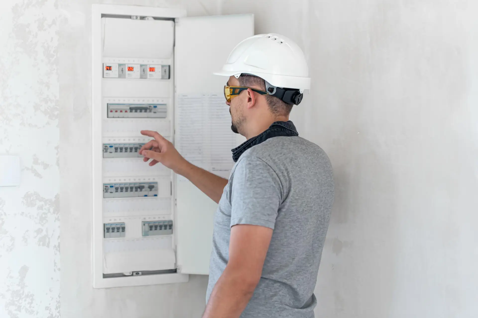 Circuit Breaker Repair Lakewood CO